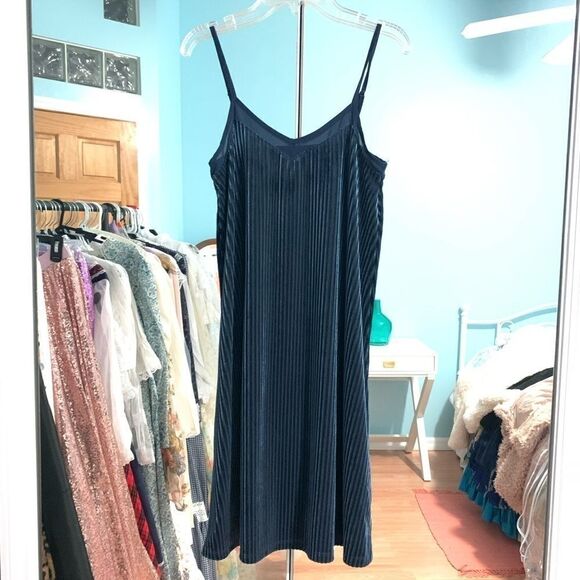 NWT * Ribbed Velvet Slip /Tank Dress* - Picture 3 of 9
